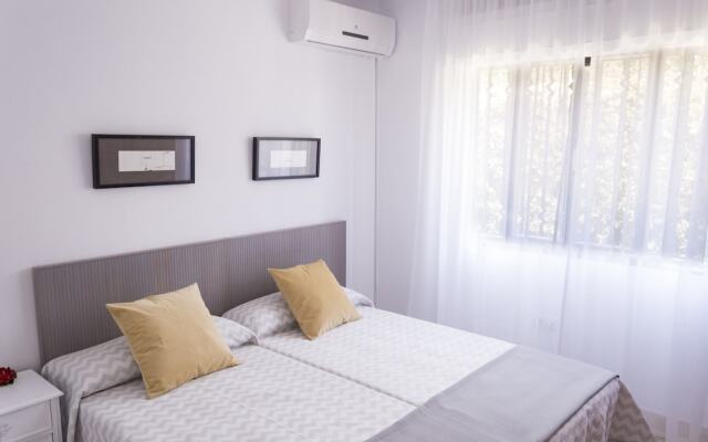 Living4Malaga Villa Miraflores