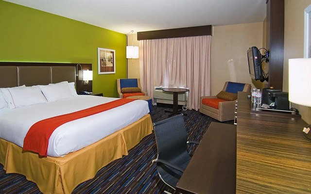 Holiday Inn Express Hotel & Suites Fulton by IHG