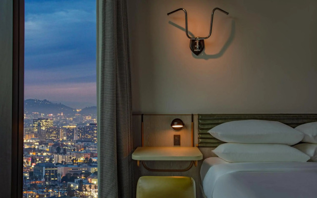 Moxy Downtown Los Angeles