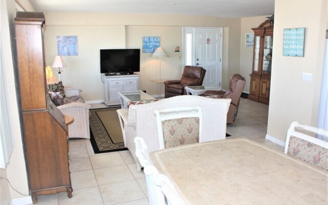 Jamaica Royale 401 - 2 Br Condo