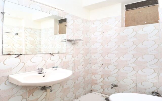 Oyo 38170 Hotel Grand Plaza