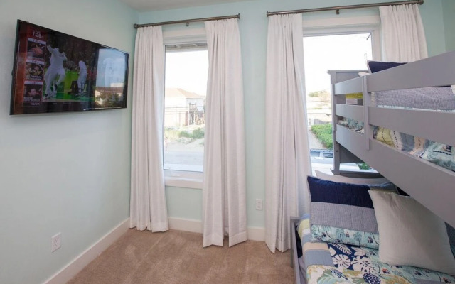 Blue Horizon - 10 Br Home