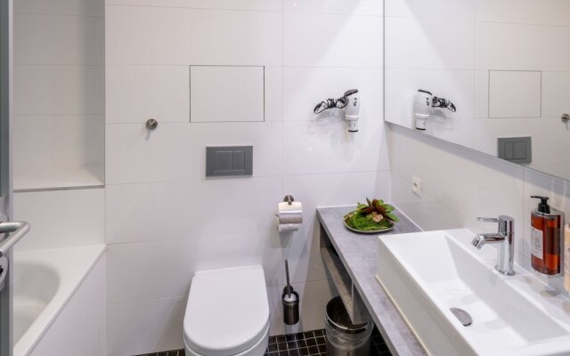 VN3 Terraces Suites by Adrez Living
