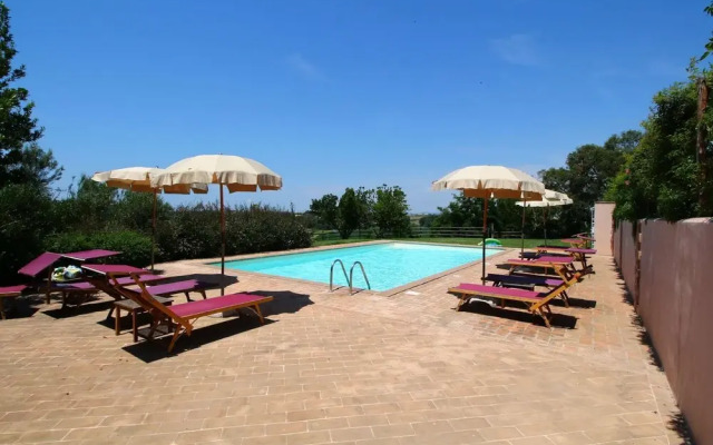 Farmhouse in Montalto Near Sandy Beach