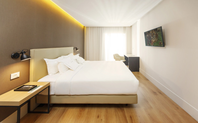 Palmaroga Hotel Asuncion, Tapestry Collection by Hilton