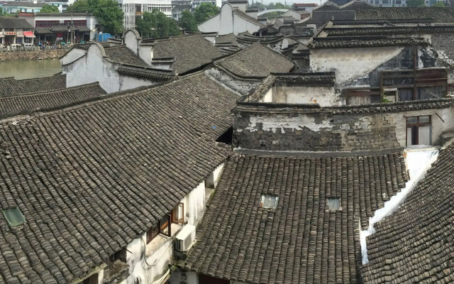 Tongxiang Wuzhen Yuexiang Inn