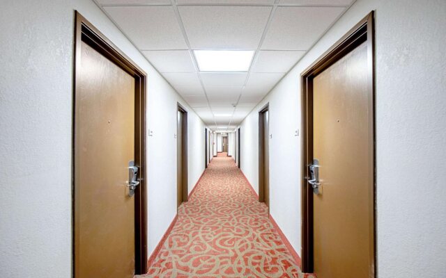 La Quinta Inn Milwaukee Northwest
