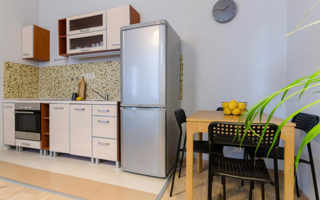 I30 Studio Apartment In Central Location.