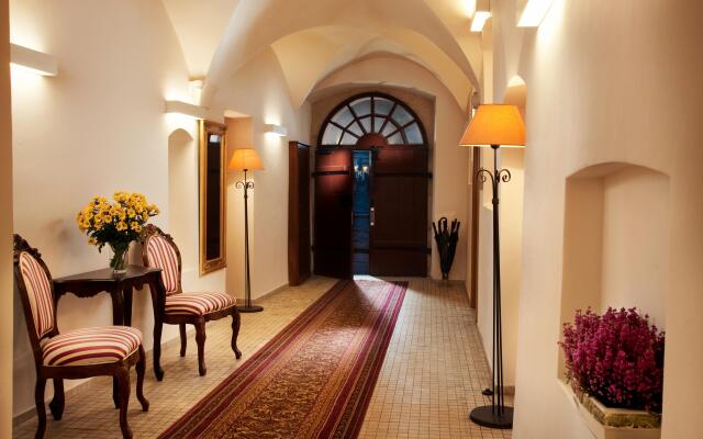 Hotel Santi
