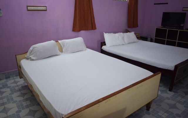 Parisha Residency - Temple Side Hotel