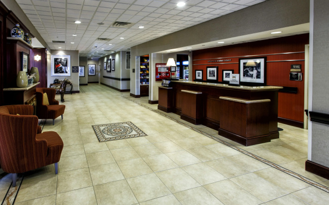 Hampton Inn & Suites Staten Island