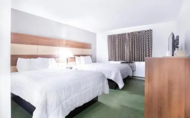 Northwoods Inn & Suites