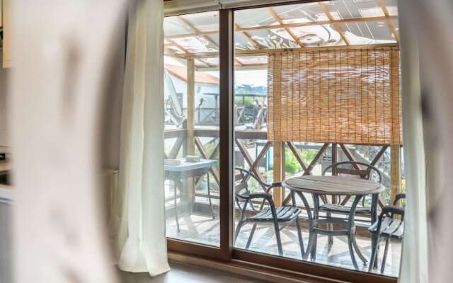 Taean Eia Club Pension