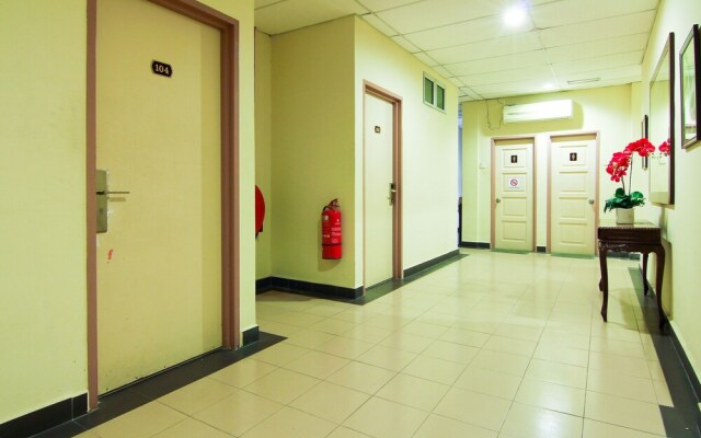 OYO 11343 Hotel Putra Iskandar