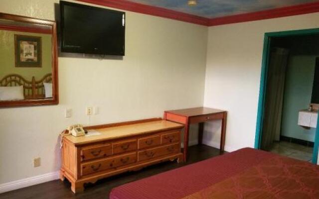 Super 7 Motel