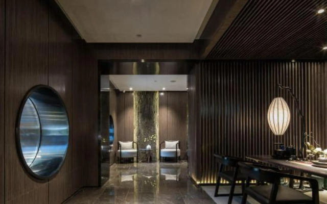 Baiwei Hotel (Zhengzhou CBD Exhibition Center)