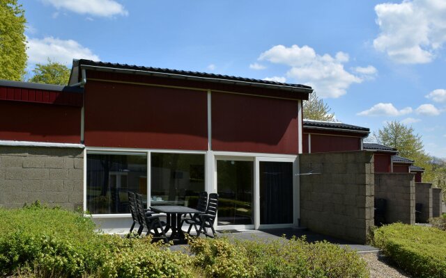 Well-kept bungalow with microwave, 4 km. from Valkenburg