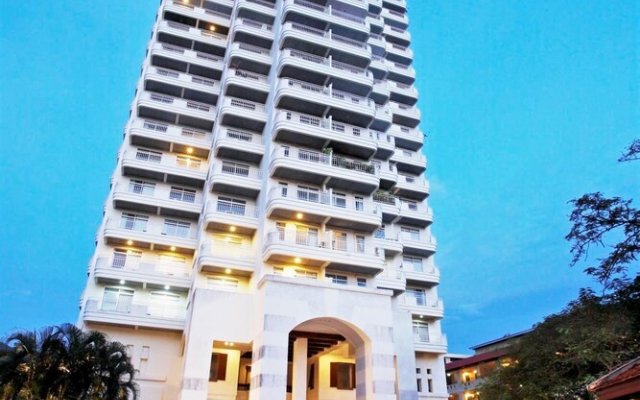 9B Spacious sea View Apartment Karon Beach Front