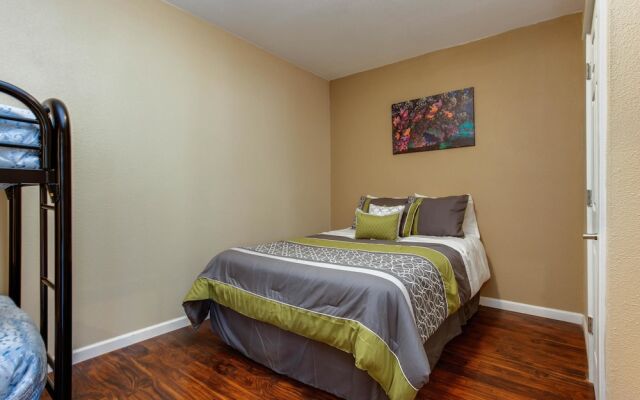 The Sandstone Point Inn