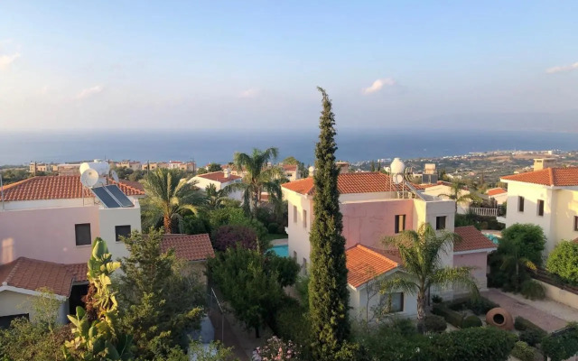 2BR home with stunning sea and mountain views