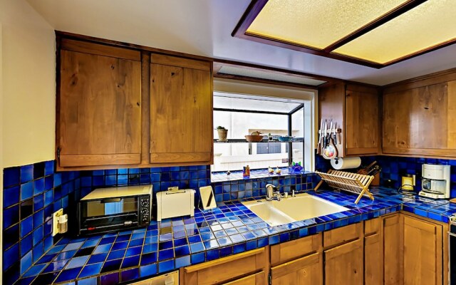 Beach Bungalow in Ventura by RedAwning