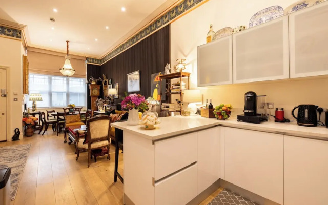 Paddington 7-bed 13-guest Massive House W/patio