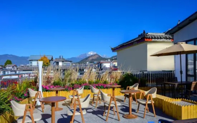 MuShan Garden Qieman: Free luggage pick-up at Lijiang Ancient City Gate – Outside – Lijiang