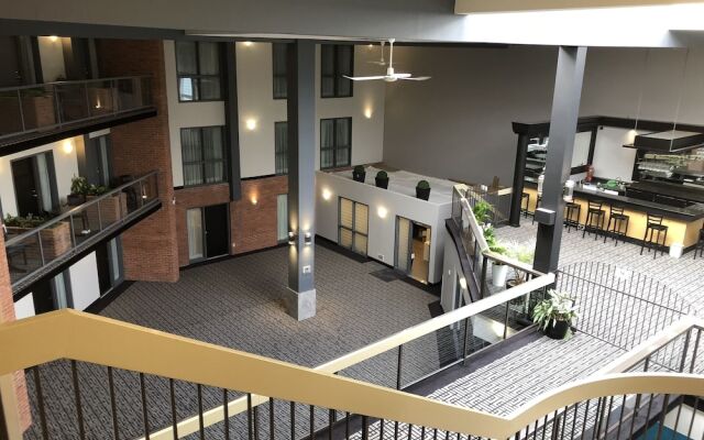 Best Western Plus Laval Montreal & Conference Centre