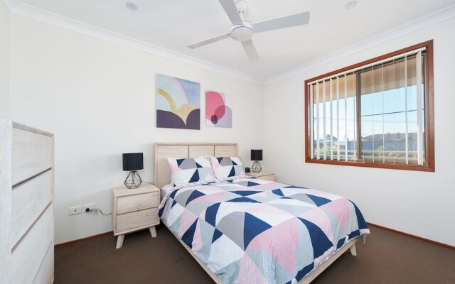 Happy Days, 49 Pantowora Street