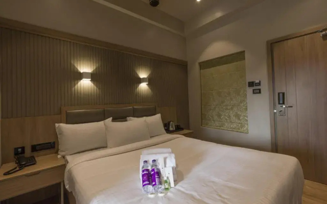 Hotel Mint Flower