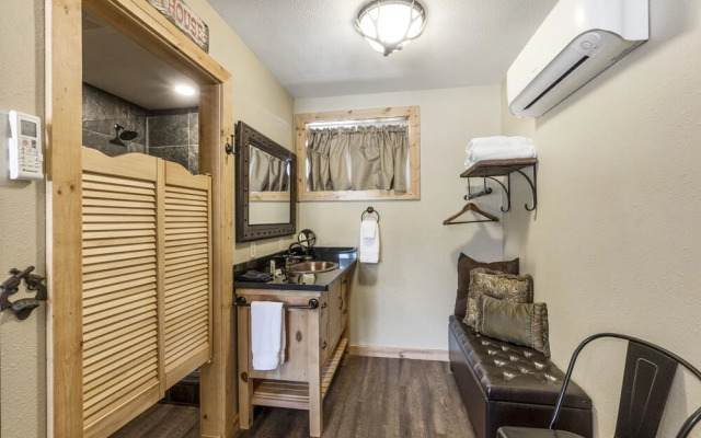 Timber House Lodge