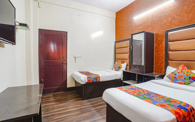 Pavithraa Deluxe Suites by OYO Rooms