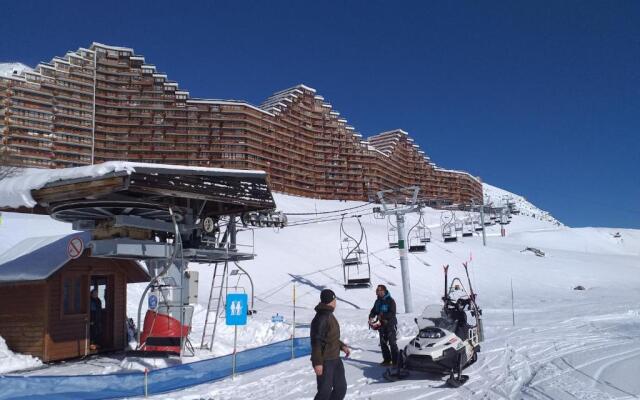 STUDIO en PLEINE MONTAGNE AVEC VUE SUR MARMOTTES