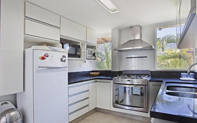 FRD02 Casa charmosa no Condomínio Porto Frade