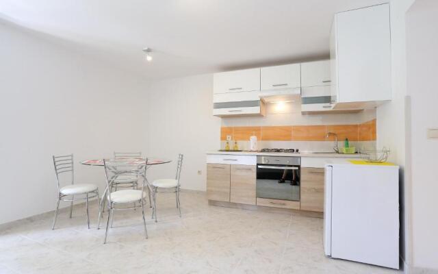Apartment Ada