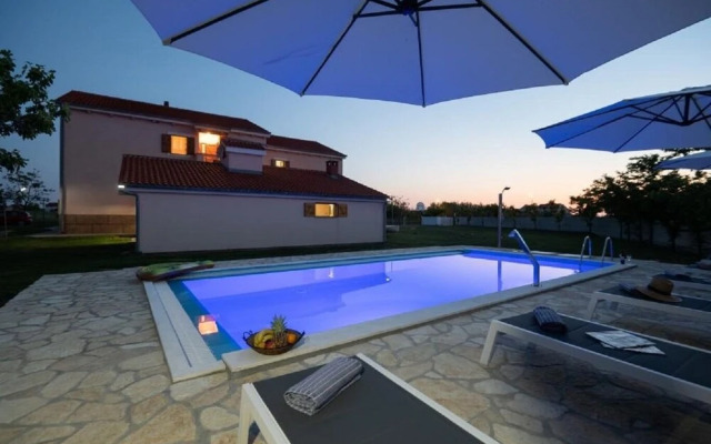 Armitage - Family Friendly - A3