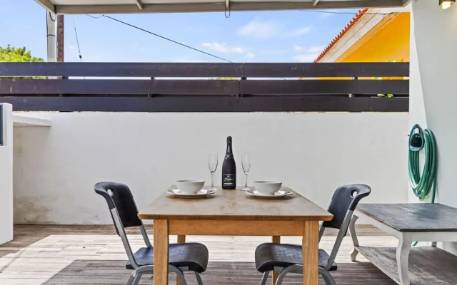 Brand NEW Central Modern Ground Studio With Pool