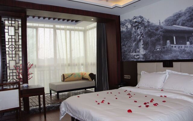 Suzhou Romantic Cabin Panmen