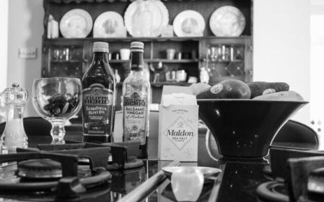 The Grange Guesthouse, Cefn-Coed