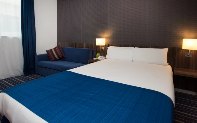 Holiday Inn Express London - Wimbledon South by IHG