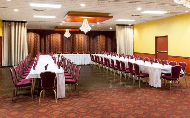 Clarion Inn College Park