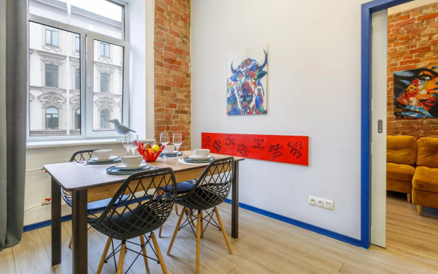 SeApart. На Большом 13 (бывш. Апартаменты на Большом проспекте Петроградской Стороны)