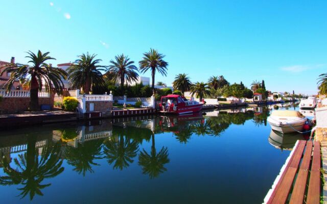 Port Mistral 24429