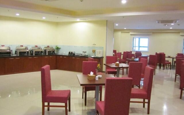 Hanting Hotel Harbin Railway Station Square