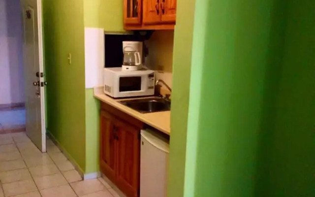 Aparta Hotel Jardines Metropolitanos