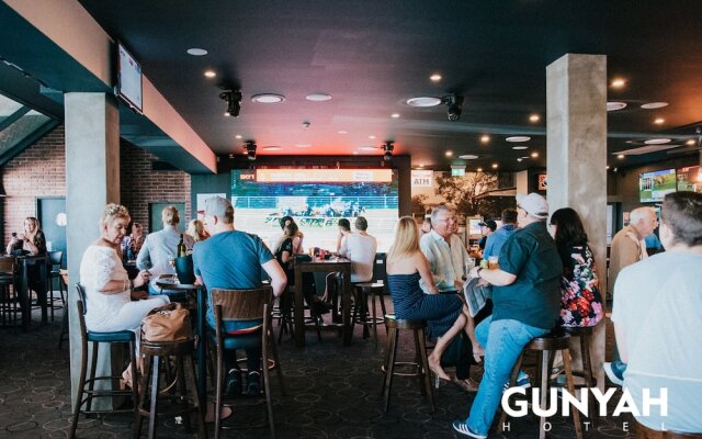 Gunyah Hotel