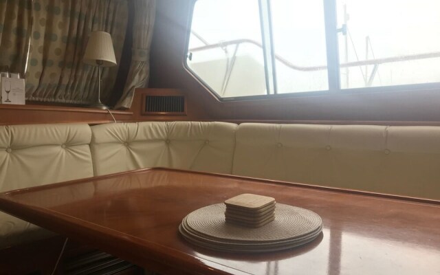 Motor Yacht Calypso