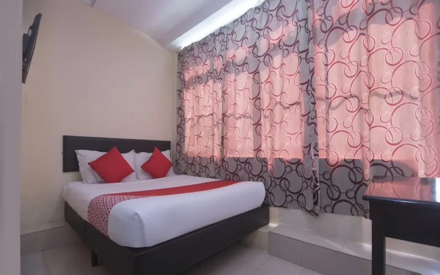 Oyo 11344 I Home Hotel