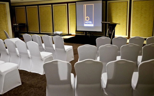 The B Hotel