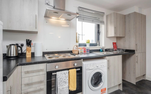 Livestay-spacious Modern One Bed Apt Near Heathrow